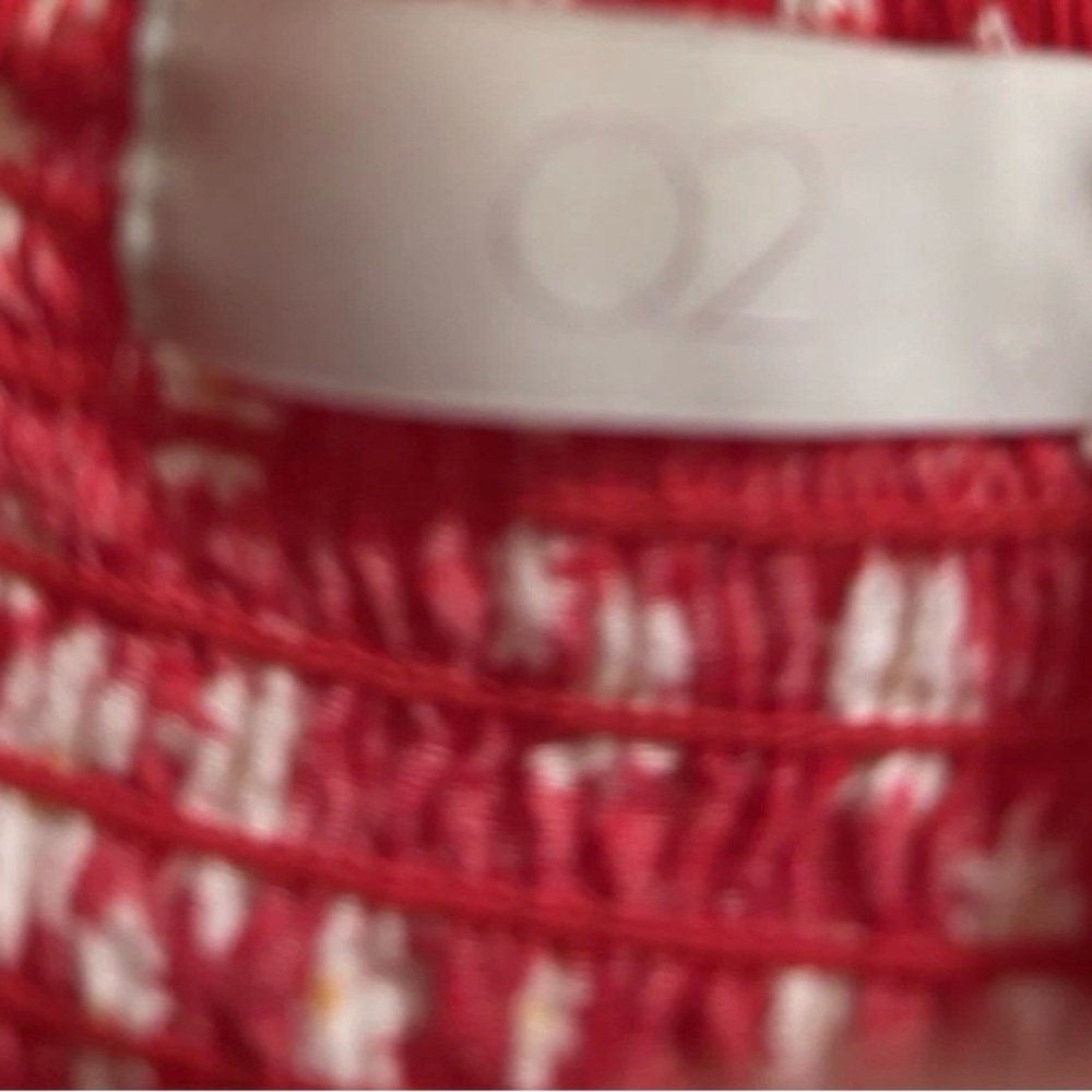O2 Floral Red Sleeveless Top - Picture 3 of 3